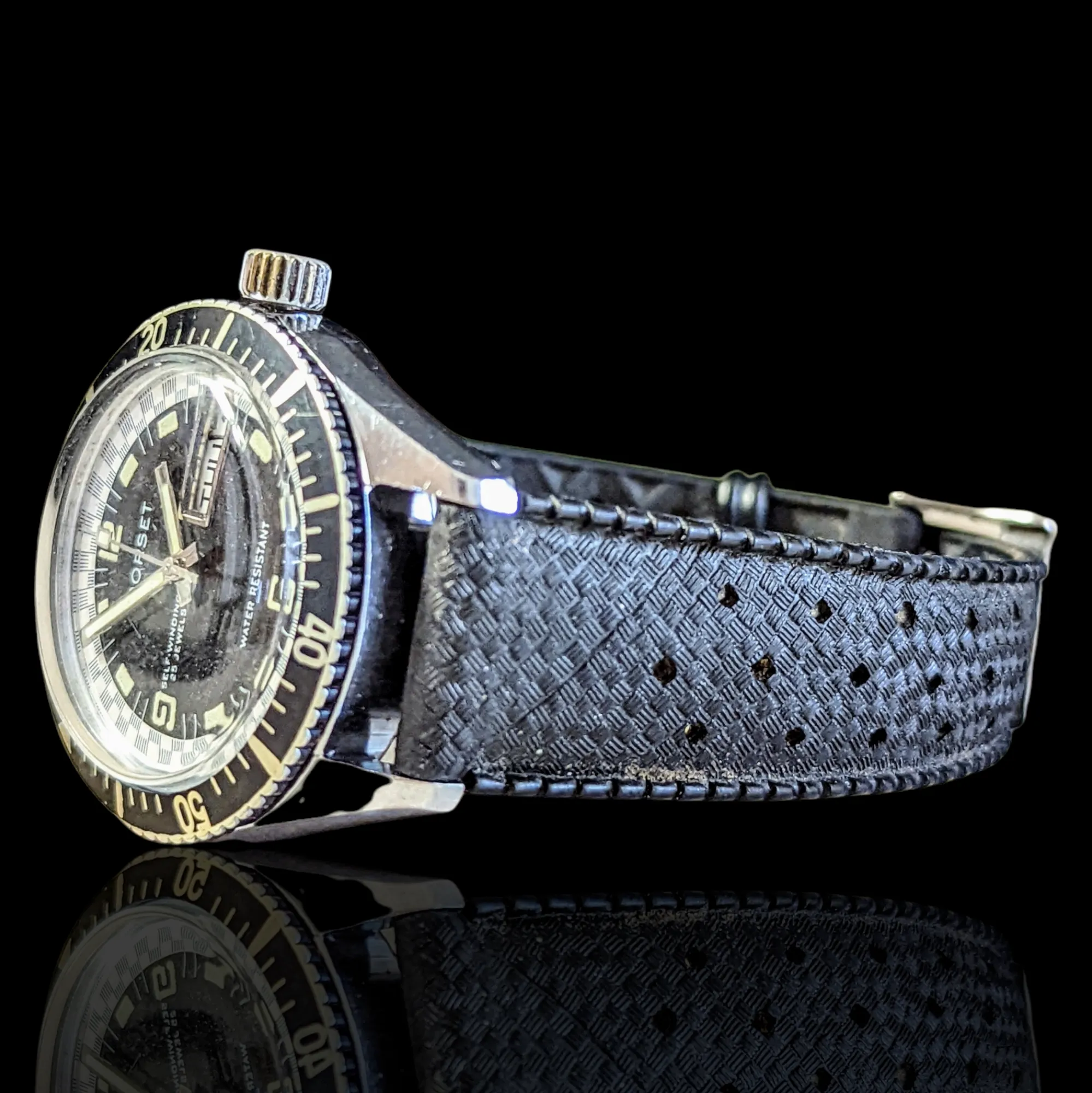 DORSET Self-Winding Diver Wristwatch Day/Date Indicator