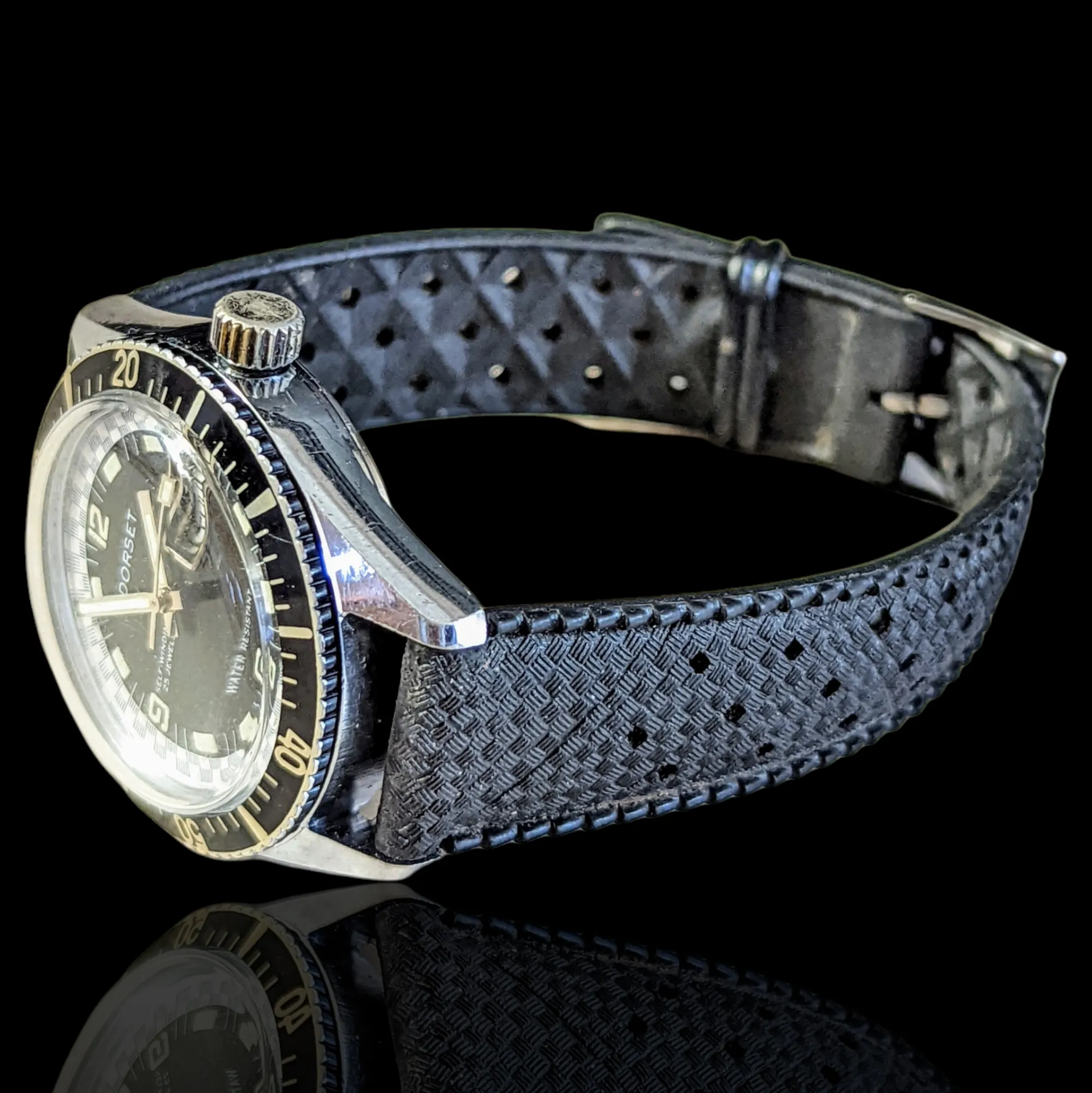 DORSET Self-Winding Diver Wristwatch Day/Date Indicator