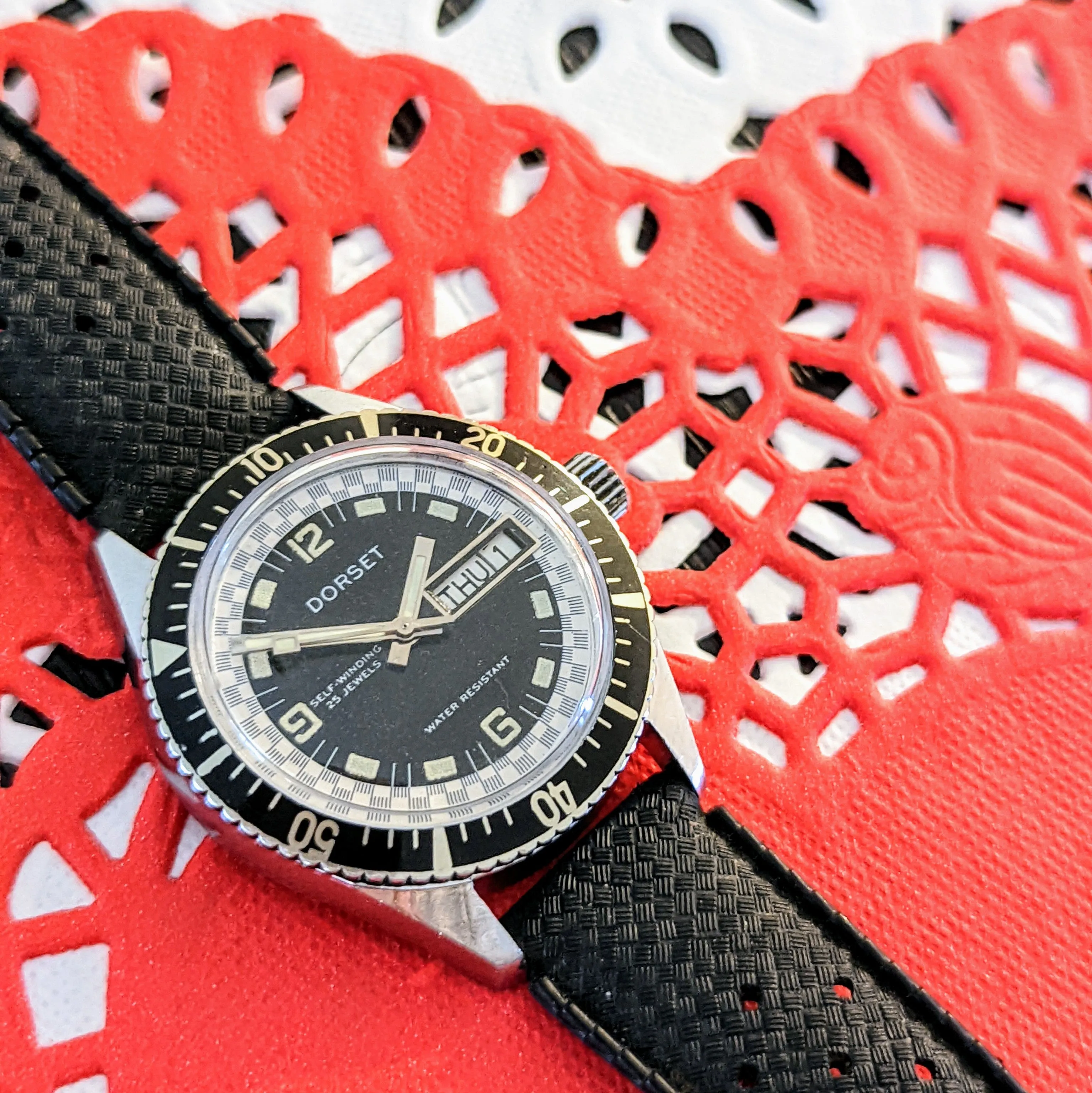 DORSET Self-Winding Diver Wristwatch Day/Date Indicator