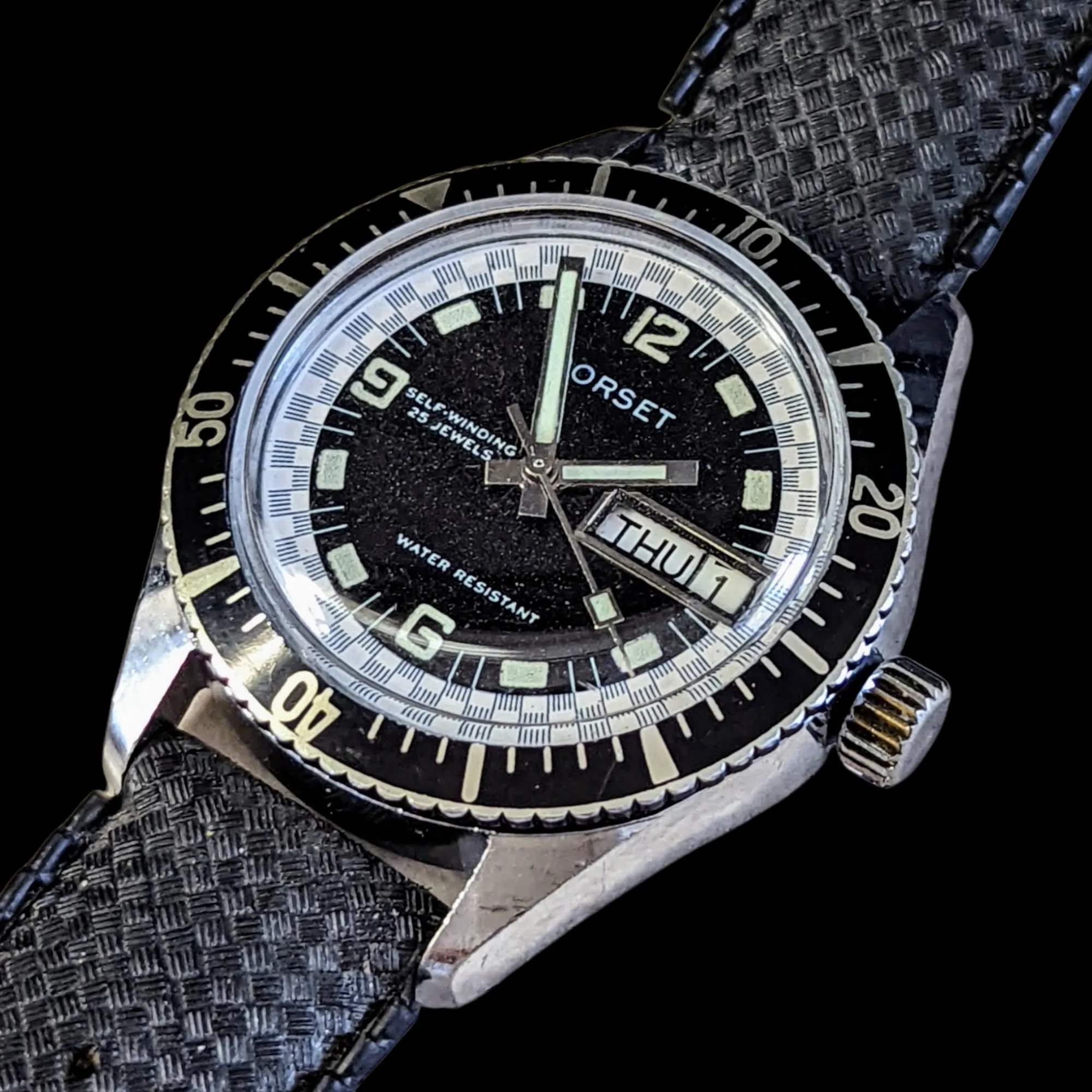 DORSET Self-Winding Diver Wristwatch Day/Date Indicator