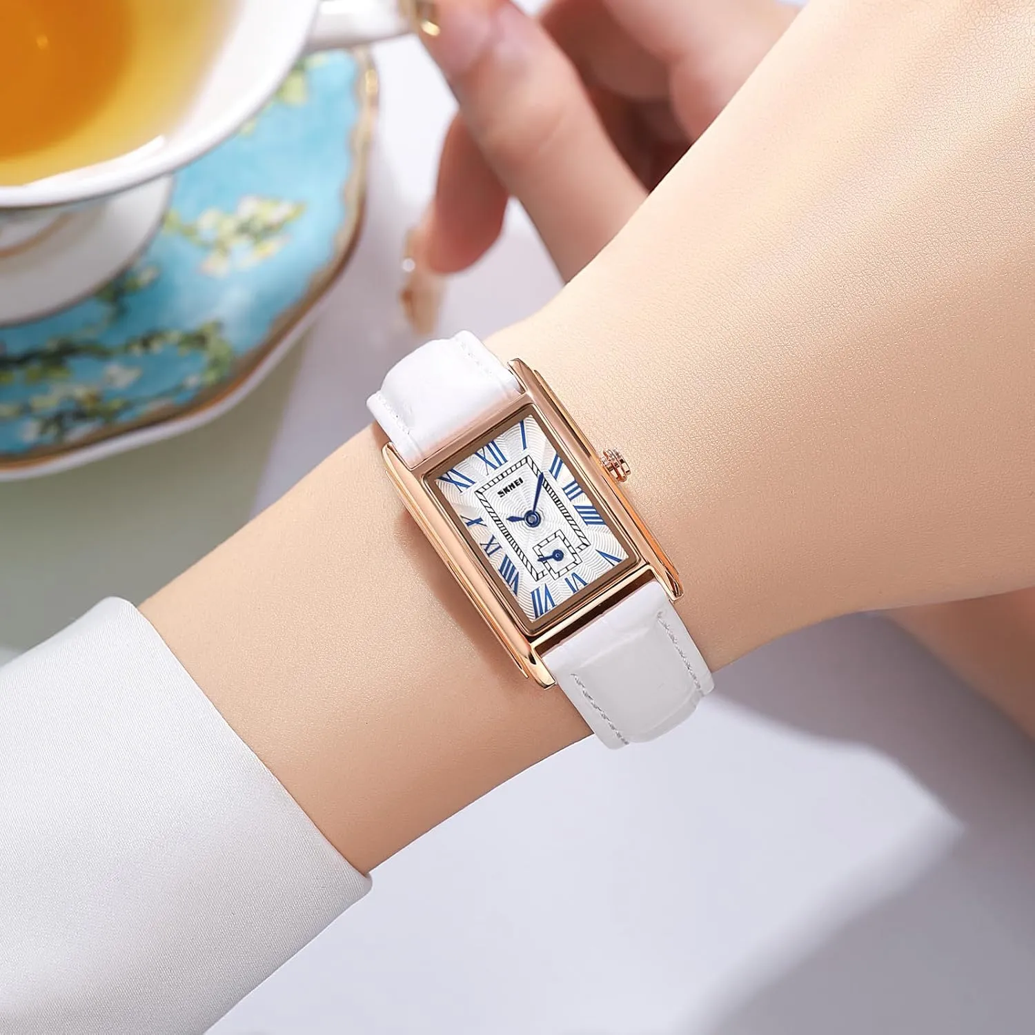 imbibe with Leather Strap and Blue Crystal Crown carlien Women Quartz Watch Lady Stylish Rectangle Dress Watch 