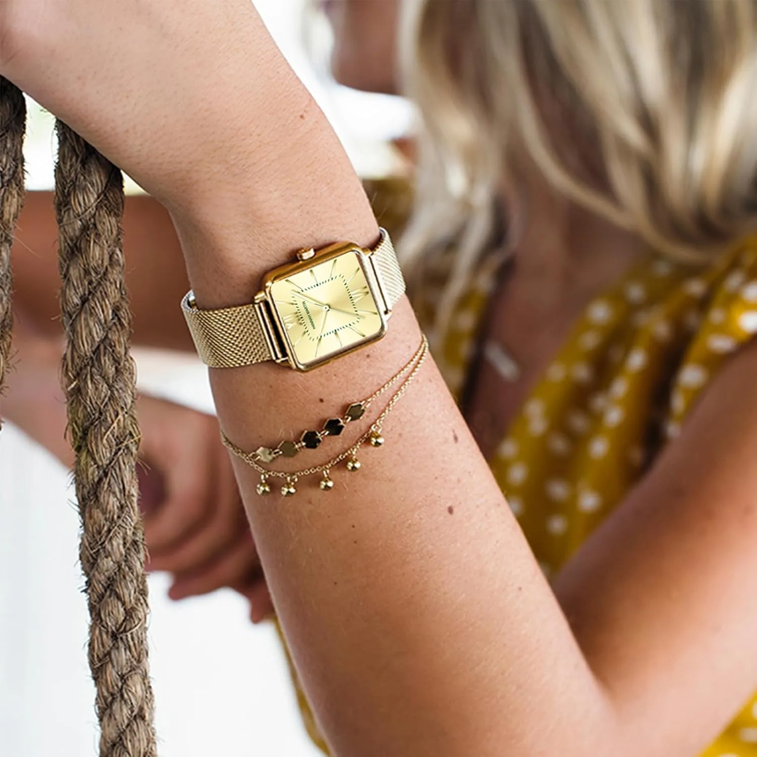 Party Wrist Watch for Ladies Women Watches Square Face Fashion Vintage beak craft calm abnormal moderate Bracelet 
